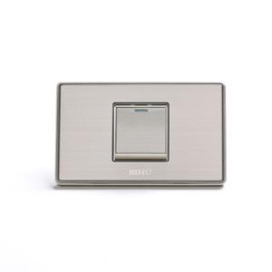 Q8-001A  单联单控开关