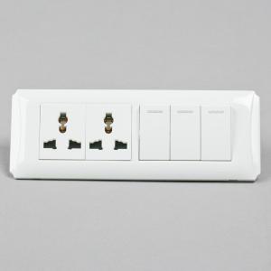 N118-068B  三开双联多功能插座双控